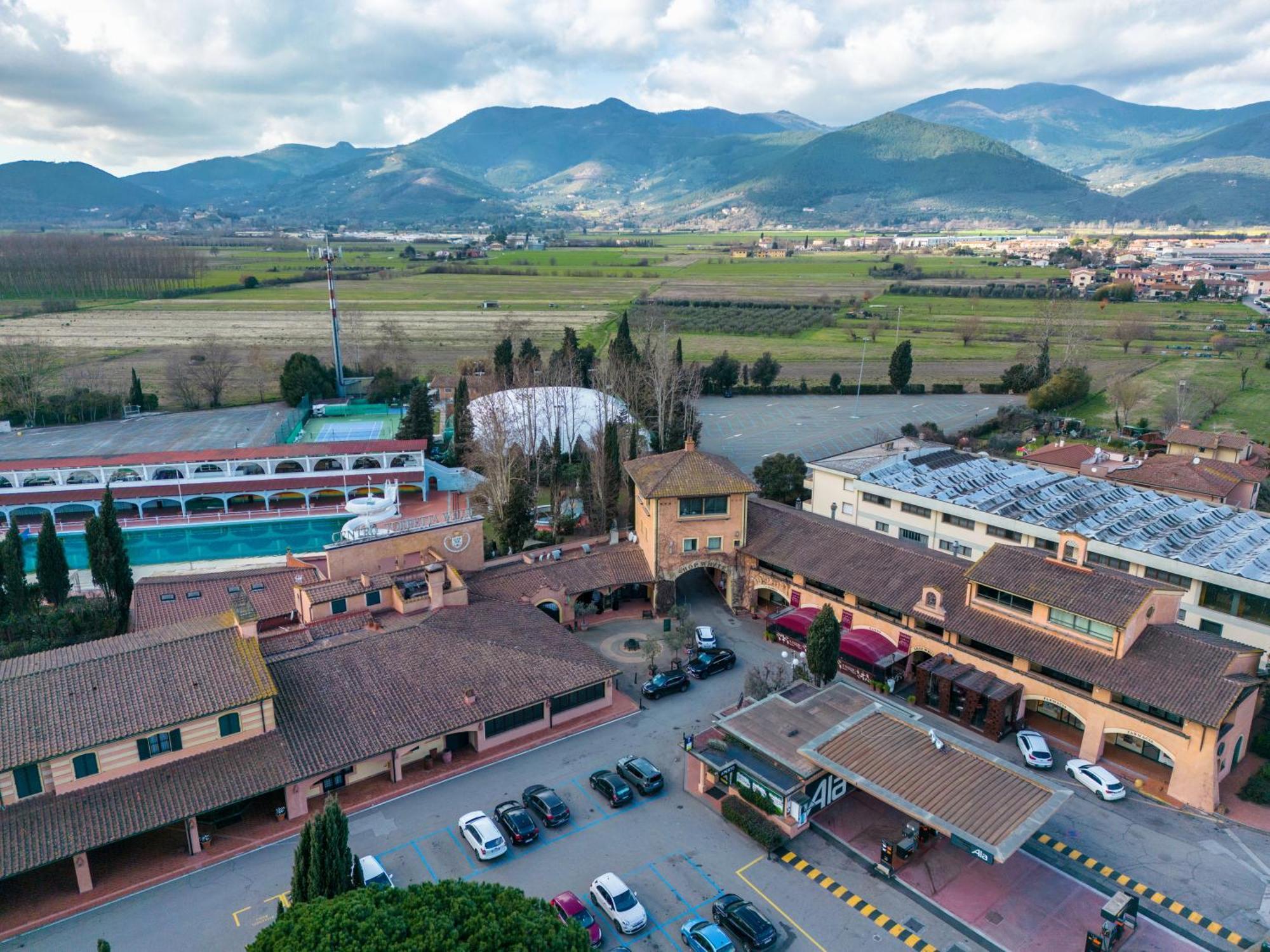 Hotel Boccaccio Calcinaia Exterior photo